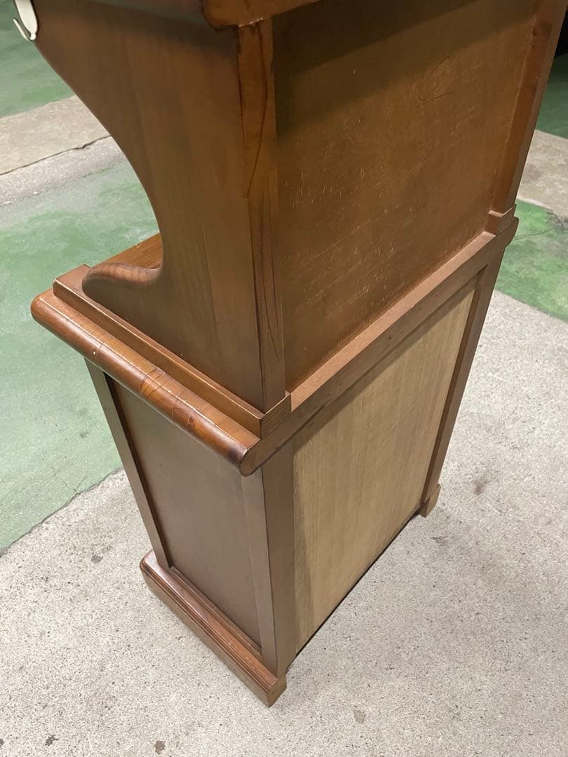 カントリー家具　アンティーク　木製ブラウンキャビネット