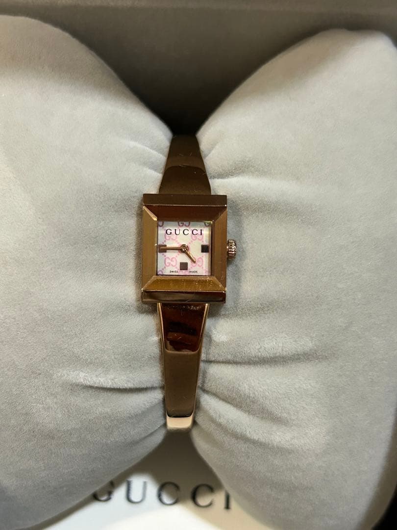 GUCCI レディース腕時計（ローズゴールド）