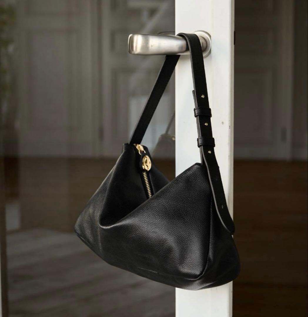 gemeil スクエアワンショルダーバック　ブラック