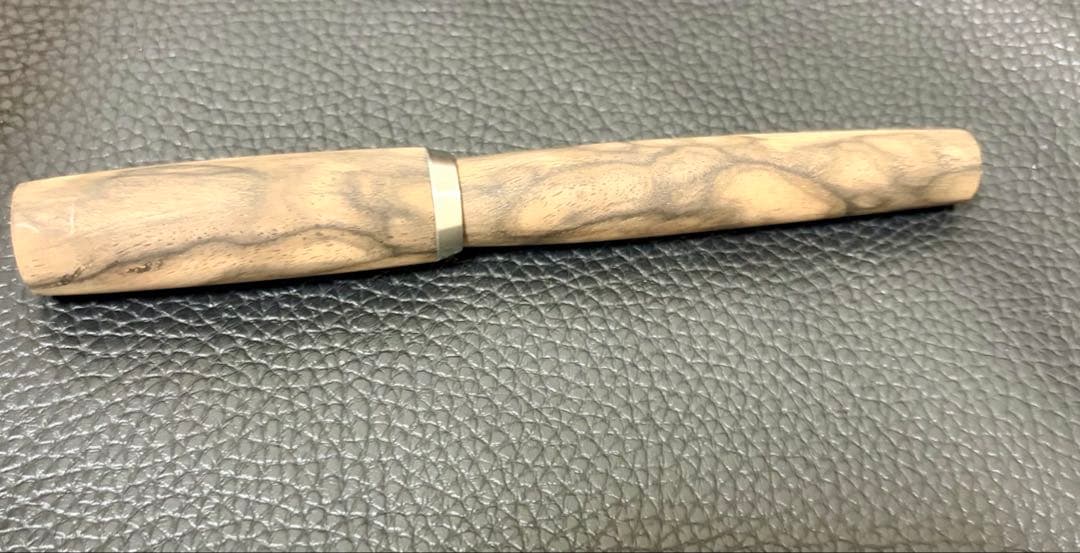 n*u様 ☆工房楔 黒柿孔雀杢 万年筆 ペン先F 数回使用のみ美品☆