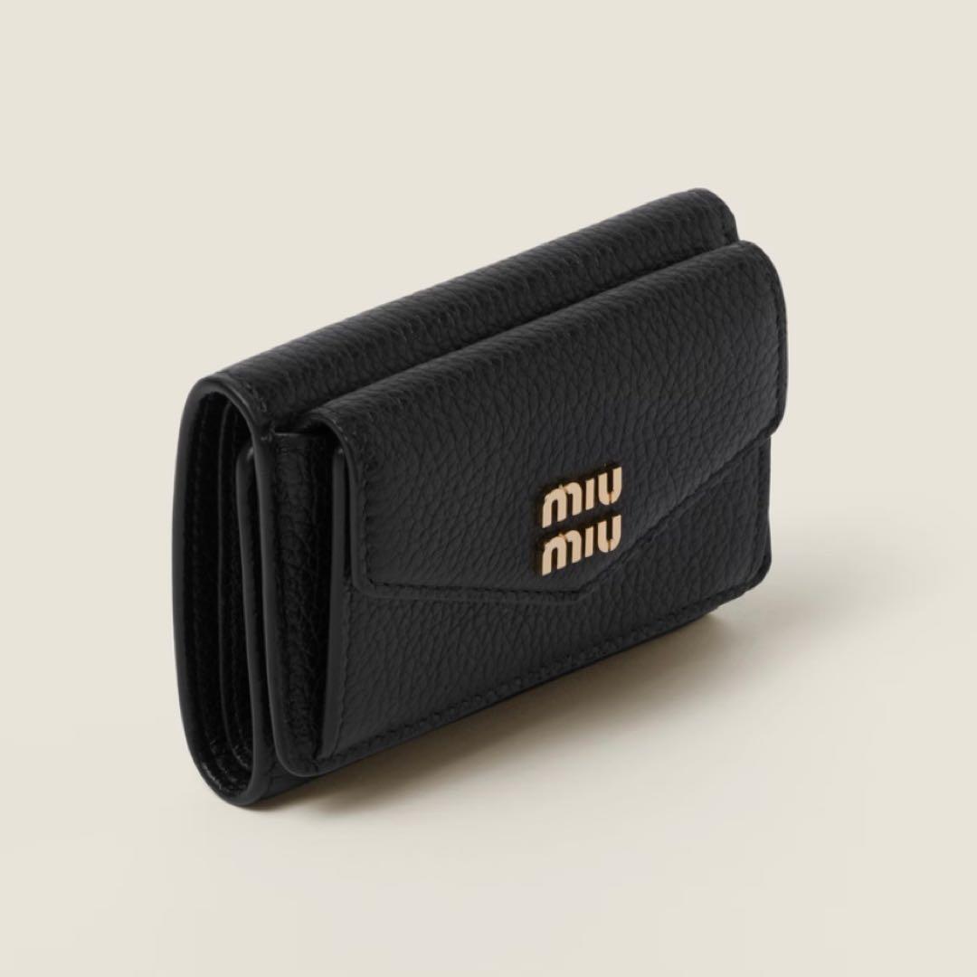 miu miu 三つ折り財布 黒 レザー