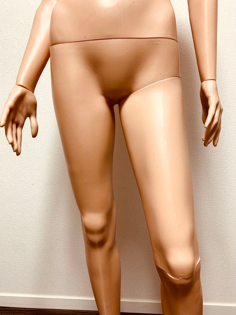 女性 マネキン 等身大 ’ ガラス台座付き '　ベージュ 160cm