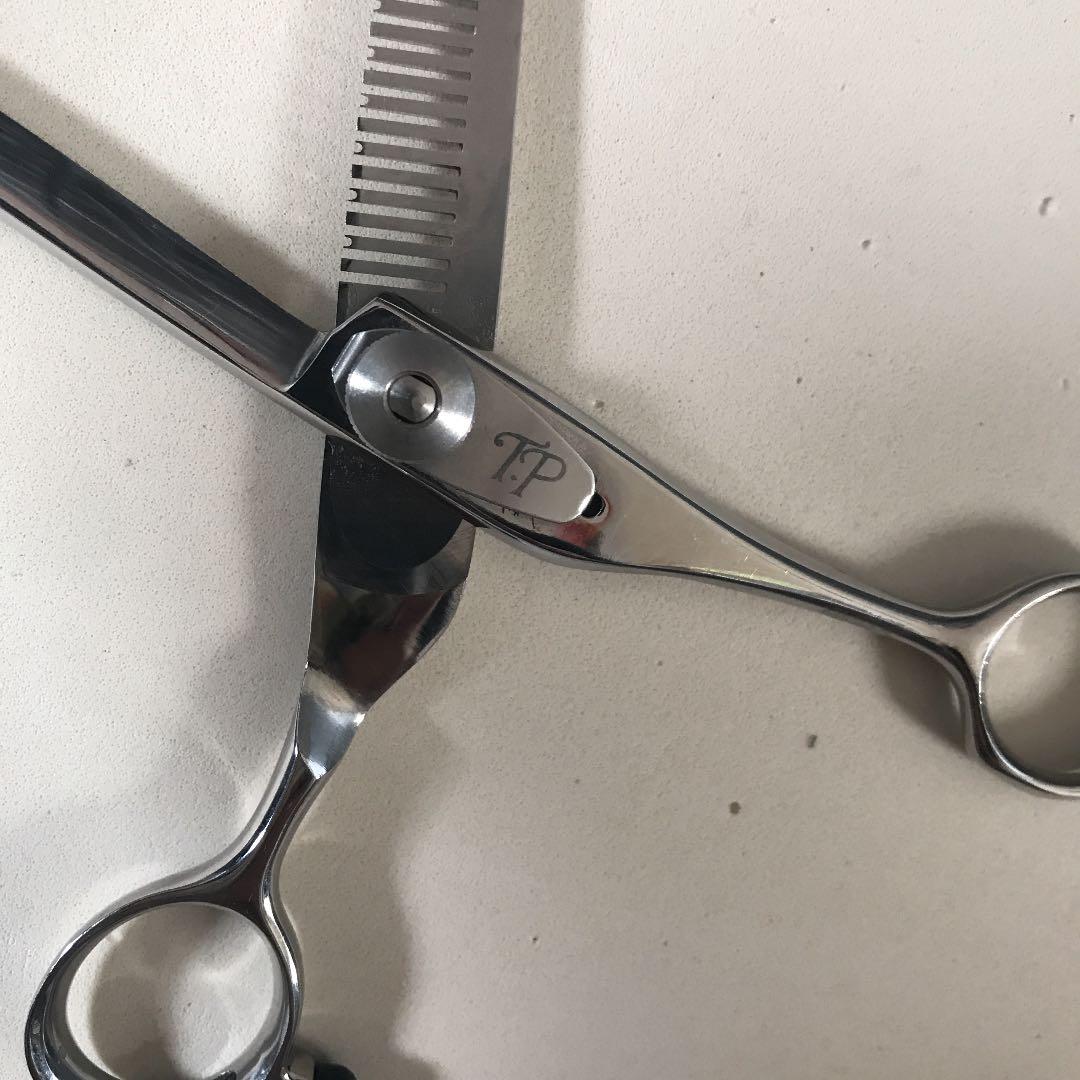 理容師さん、美容師さん、オススメ❣️シザーハサミ　T33i スキバサミ