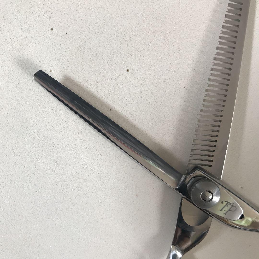 理容師さん、美容師さん、オススメ❣️シザーハサミ　T33i スキバサミ