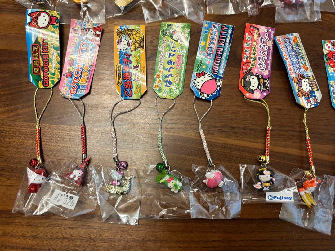 ハローキティ ご当地　ストラップ 41個セット