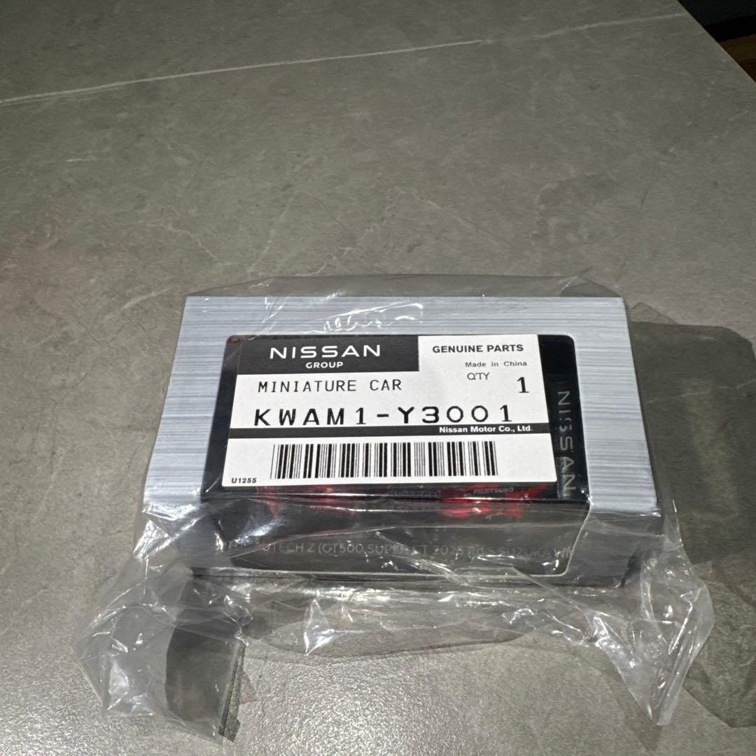 ミニカー MOTUL AUTECH Z (SUPER GT 2025 )1/64