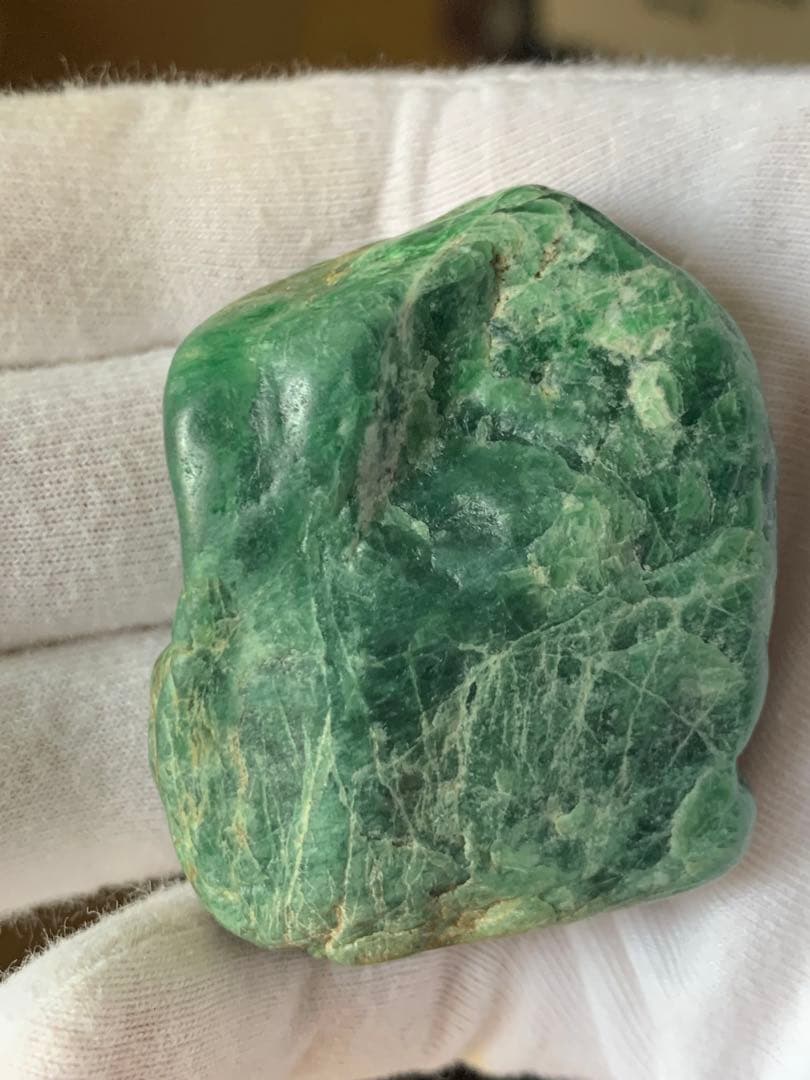 金山谷　糸魚川極上ひすい　96g 翡翠　鉱物標本　コン沢　水石　根付　糸魚川翡翠