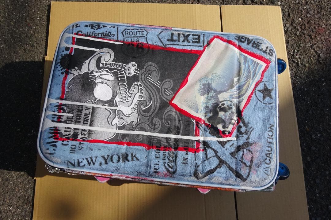 キャリーケース/キャリーバッグ 収納 ストリートアート 展示品 小型
