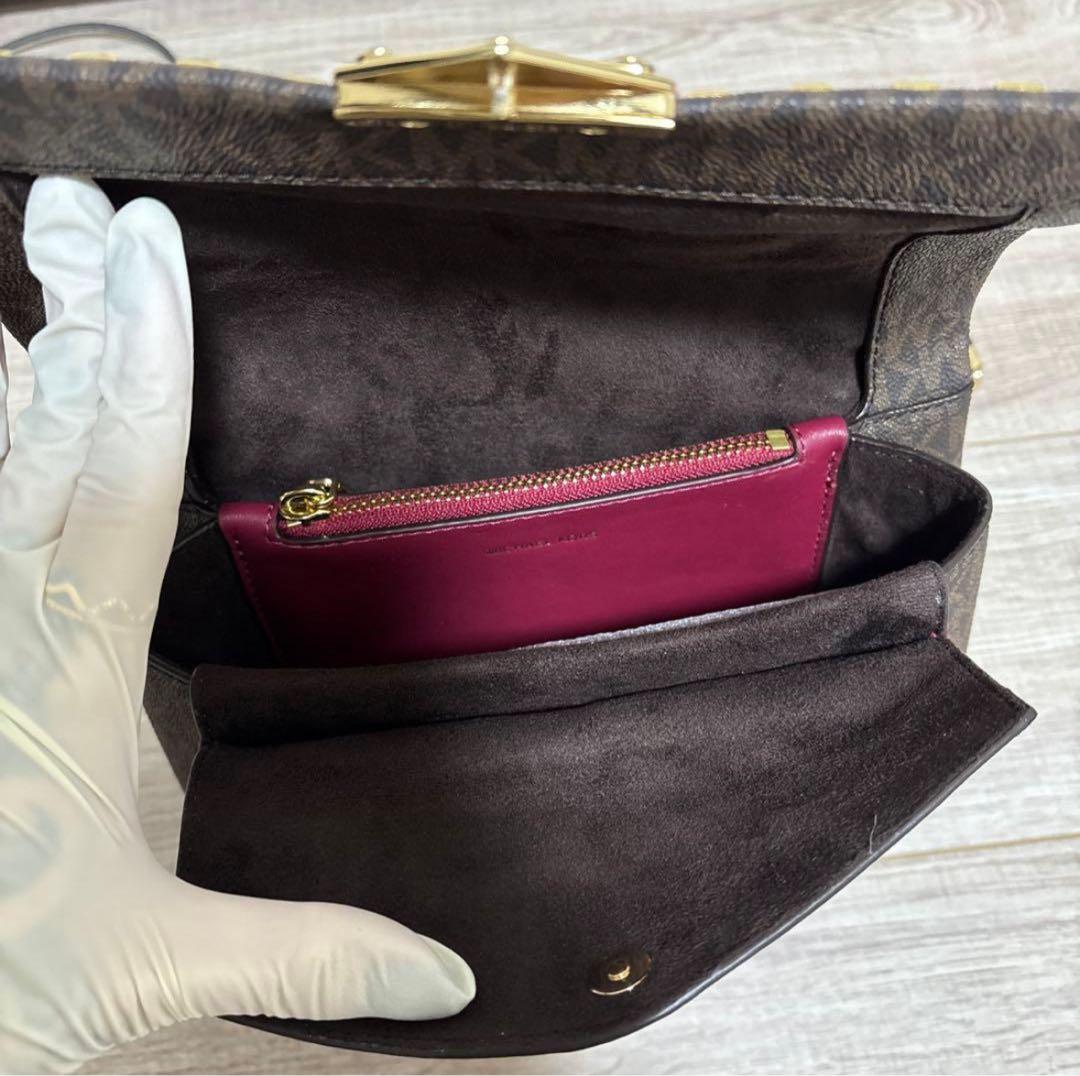 【新品未使用】MICHAEL KORS スタッズショルダーバッグ