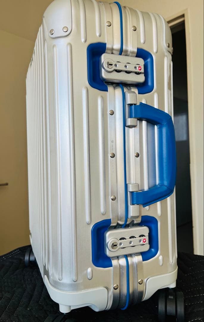 RIMOWA リモア　オリジナル　キャビン　ツイスト 35L シルバー＆ブルー