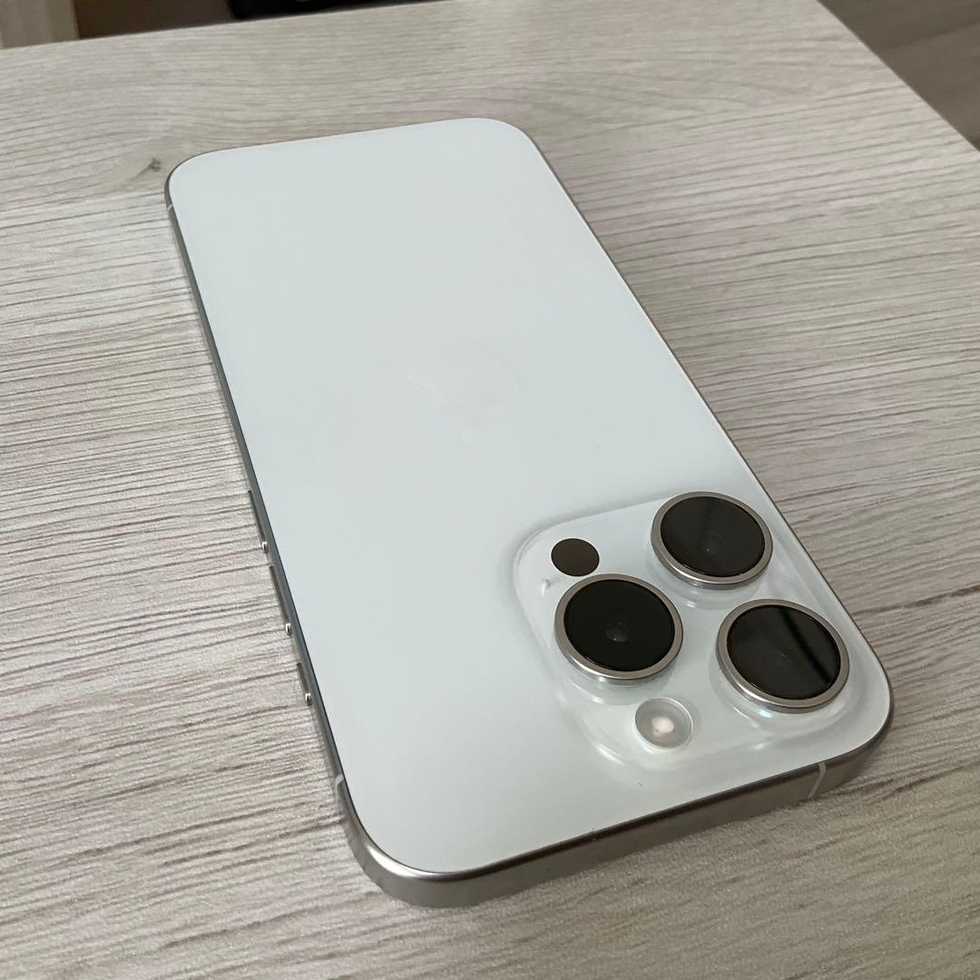 iPhone 15 pro 128GB SIMフリー ホワイトチタニウム