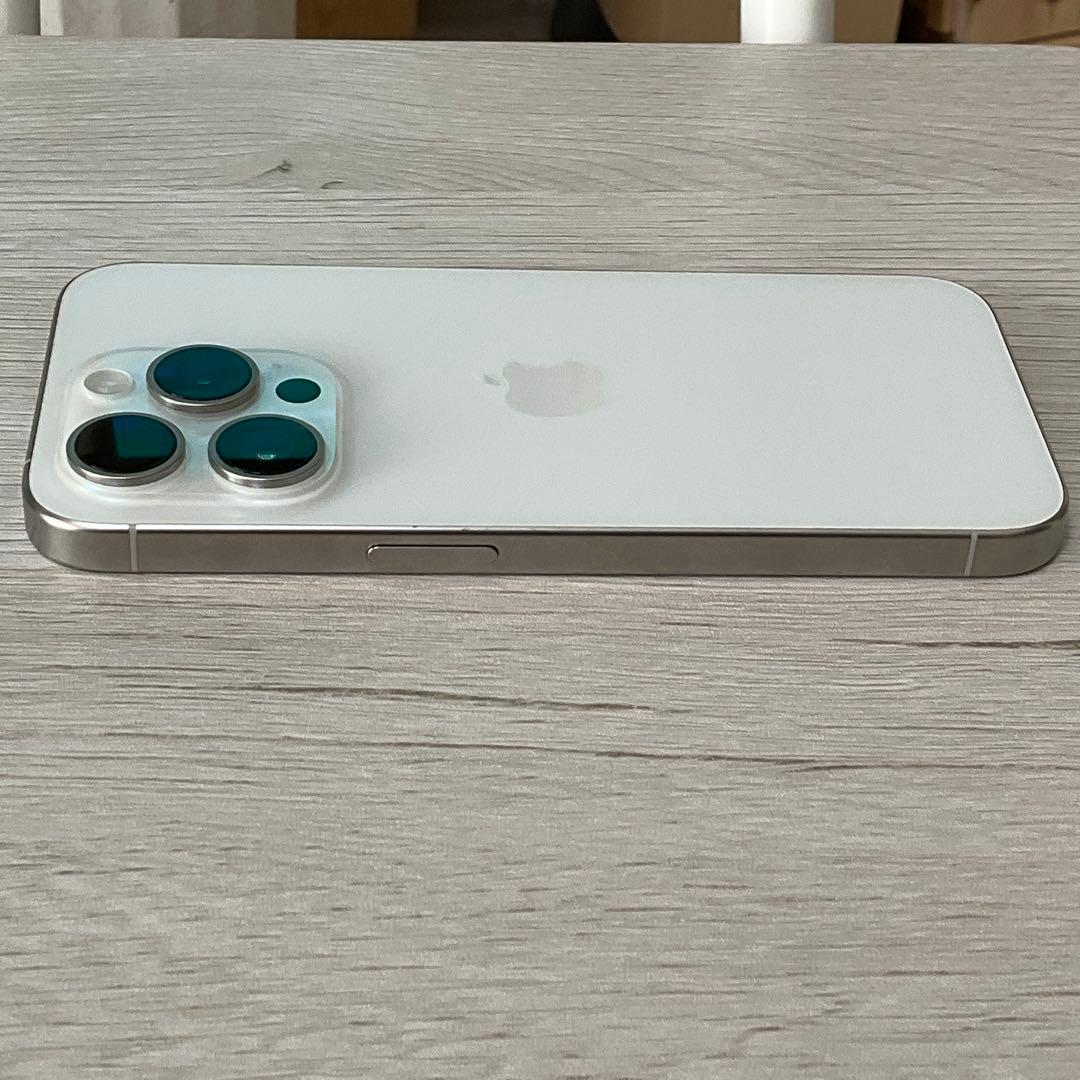 iPhone 15 pro 128GB SIMフリー ホワイトチタニウム