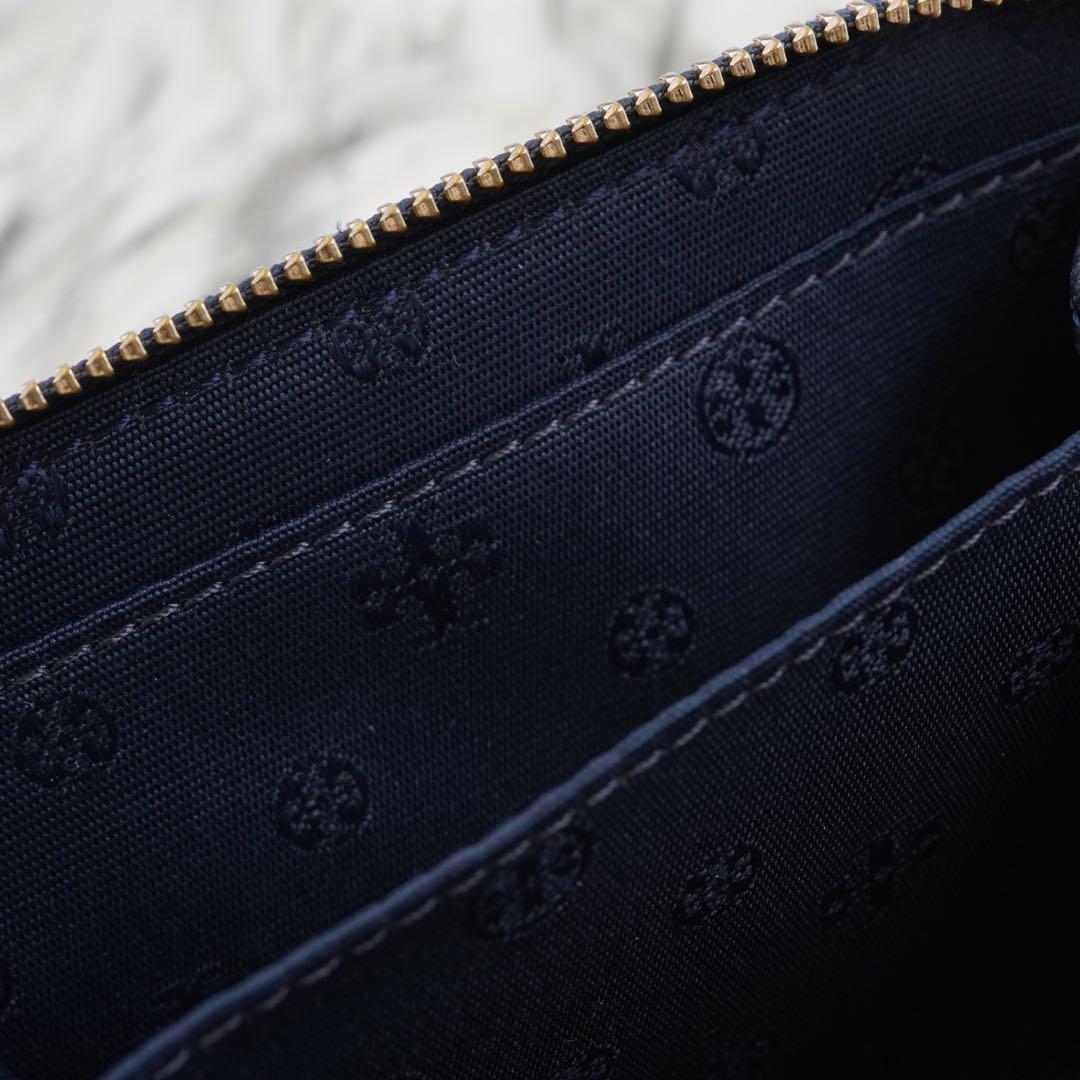 未使用　TORY BURCH ジップウォレット　小銭入れ　ケース　ネイビー