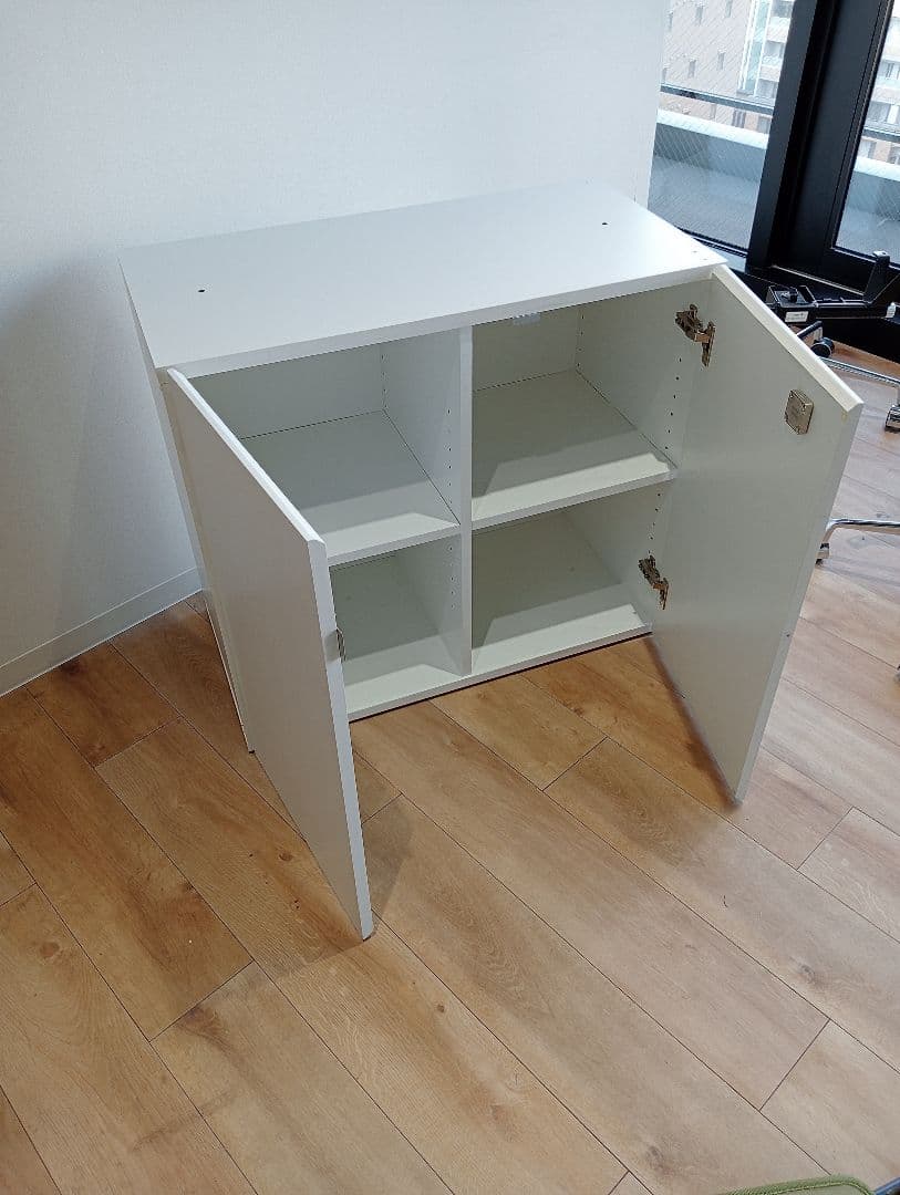 特別 格安出品 ローキャビネット／両開き木製 24時間以内出荷