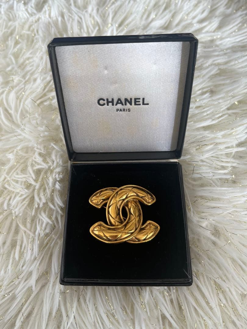 CHANEL ゴールド キルティングココマークブローチ