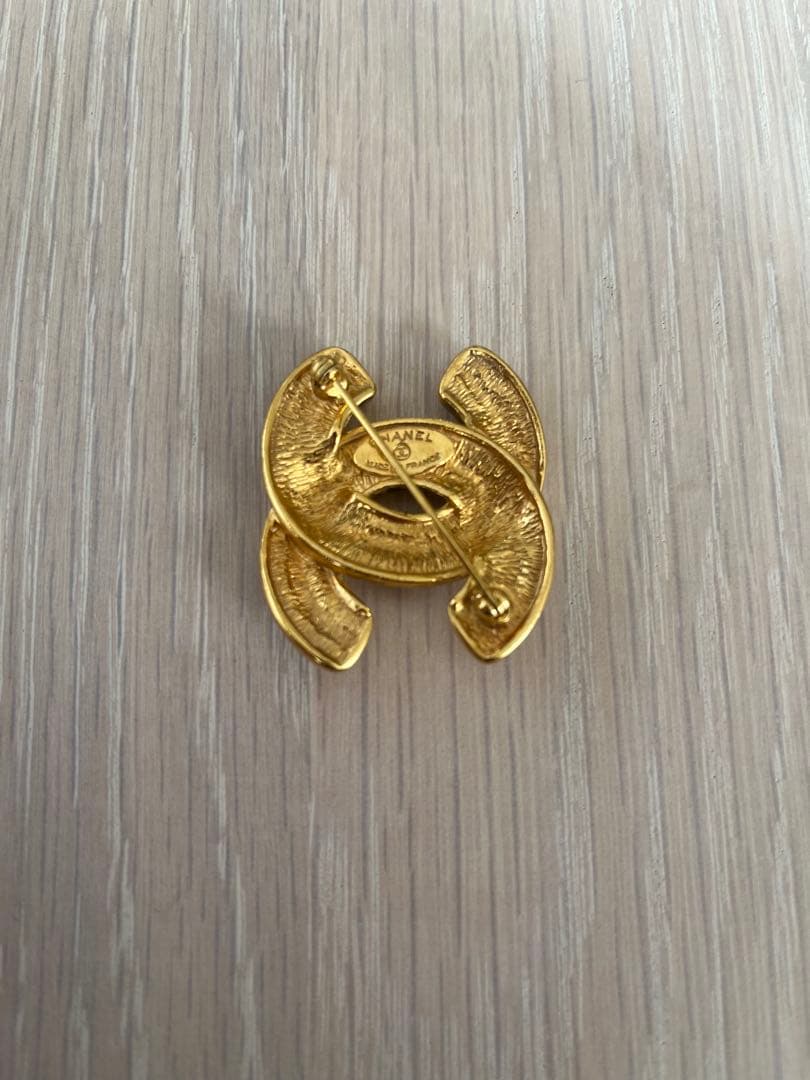 CHANEL ゴールド キルティングココマークブローチ