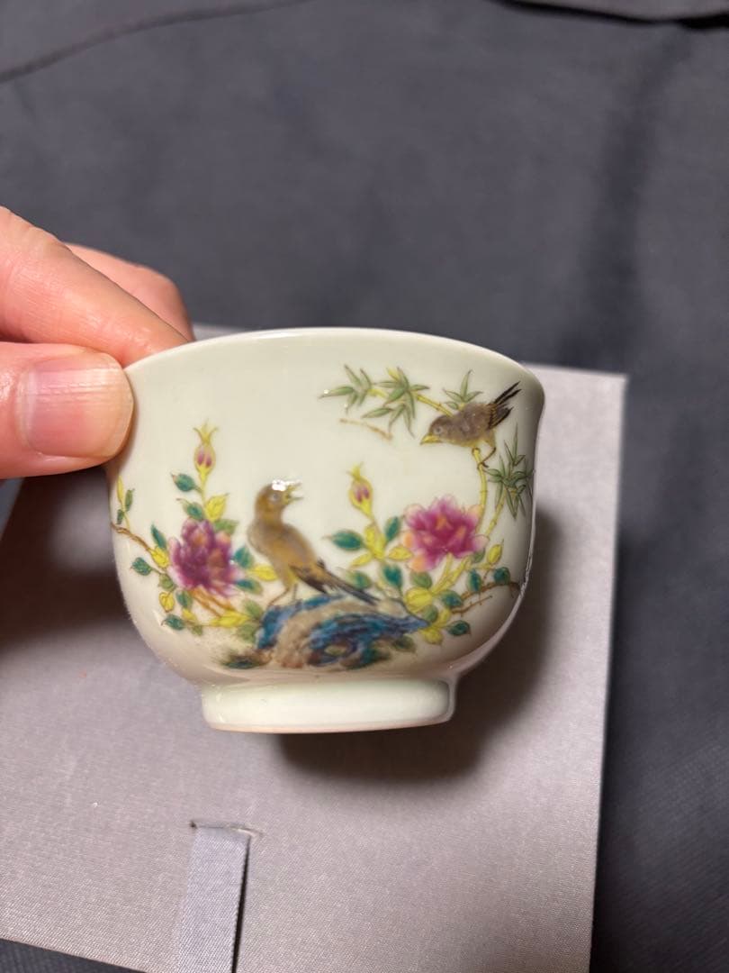 中国清時代　花鳥文茶碗 盃 粉彩　琺瑯彩　雍正年製在銘 官窯 2個セット（春夏)