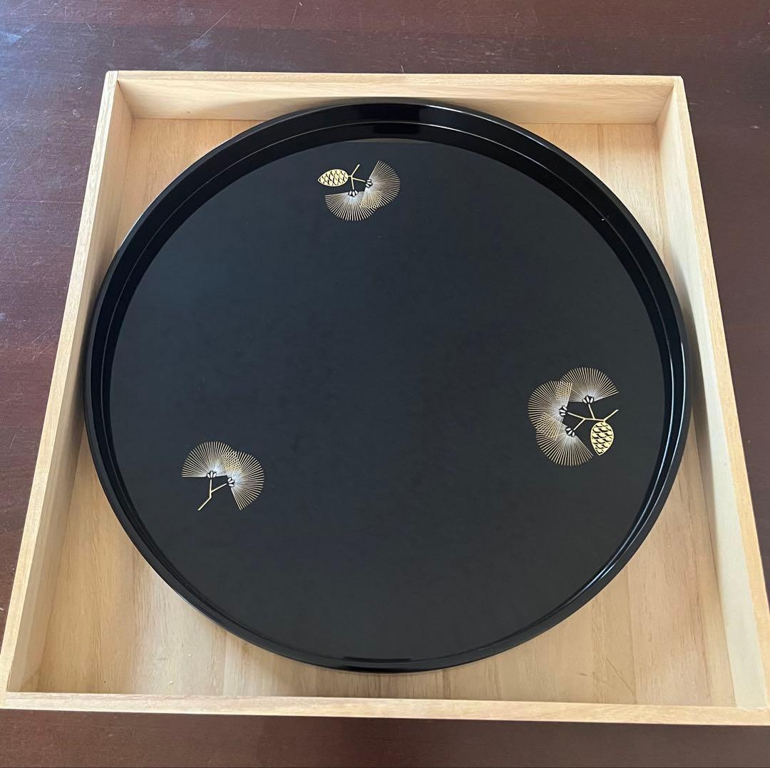 輪島塗　丸盆 沈金　松紋箱付き