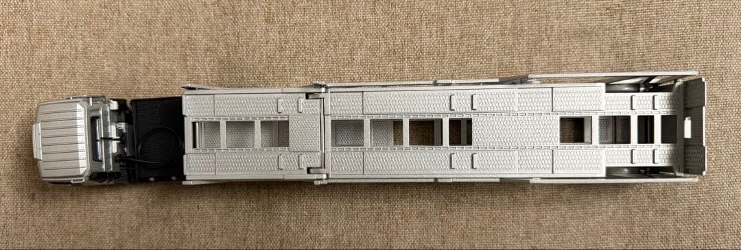 山*香様 トミカリミテッドヴィンテージLV-N225a,b いすゞ810EX