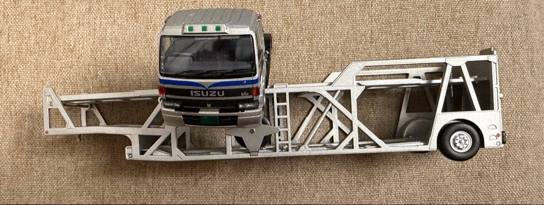 山*香様 トミカリミテッドヴィンテージLV-N225a,b いすゞ810EX