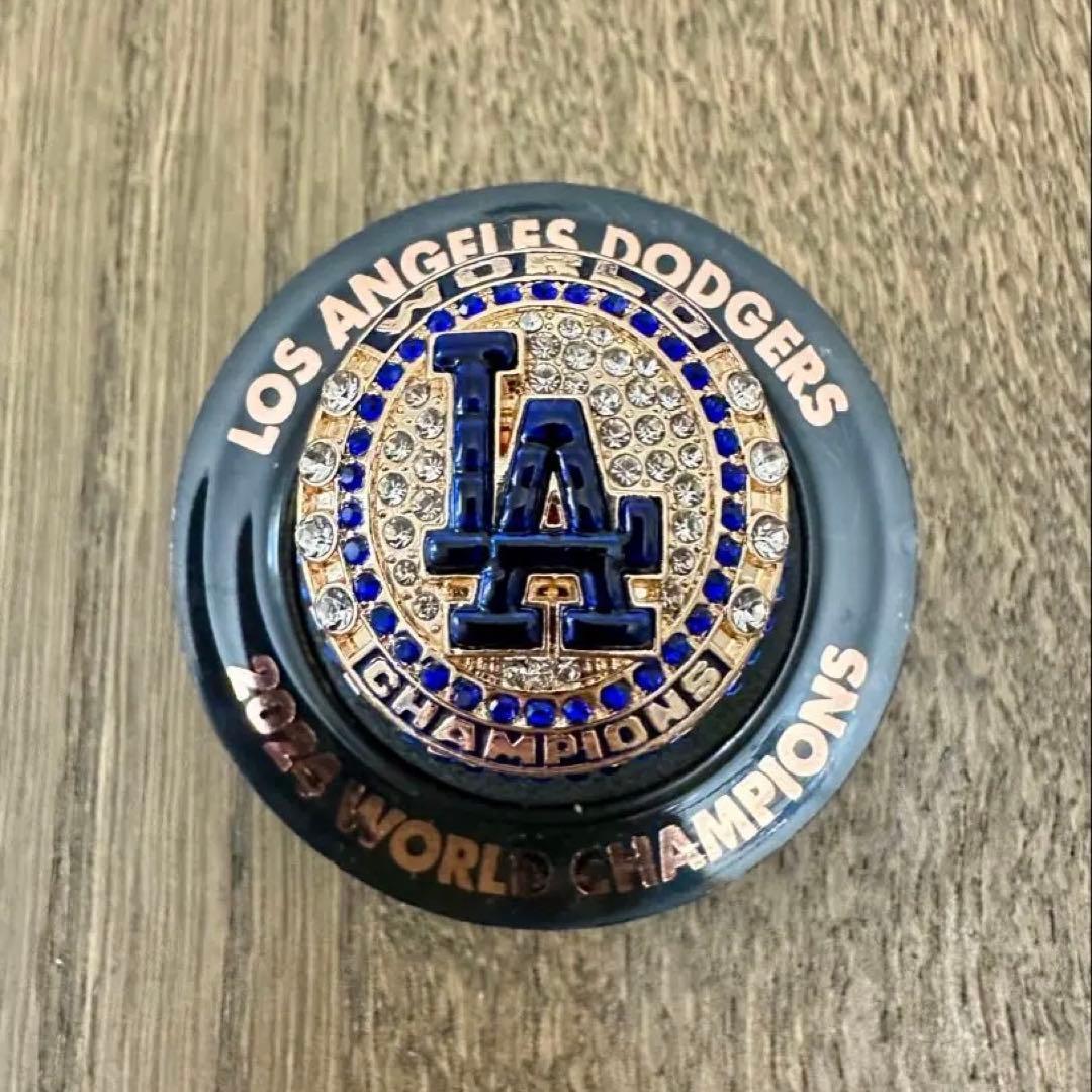 ワールドチャンピオン　フレディ・フリーマン　レプリカ　指輪