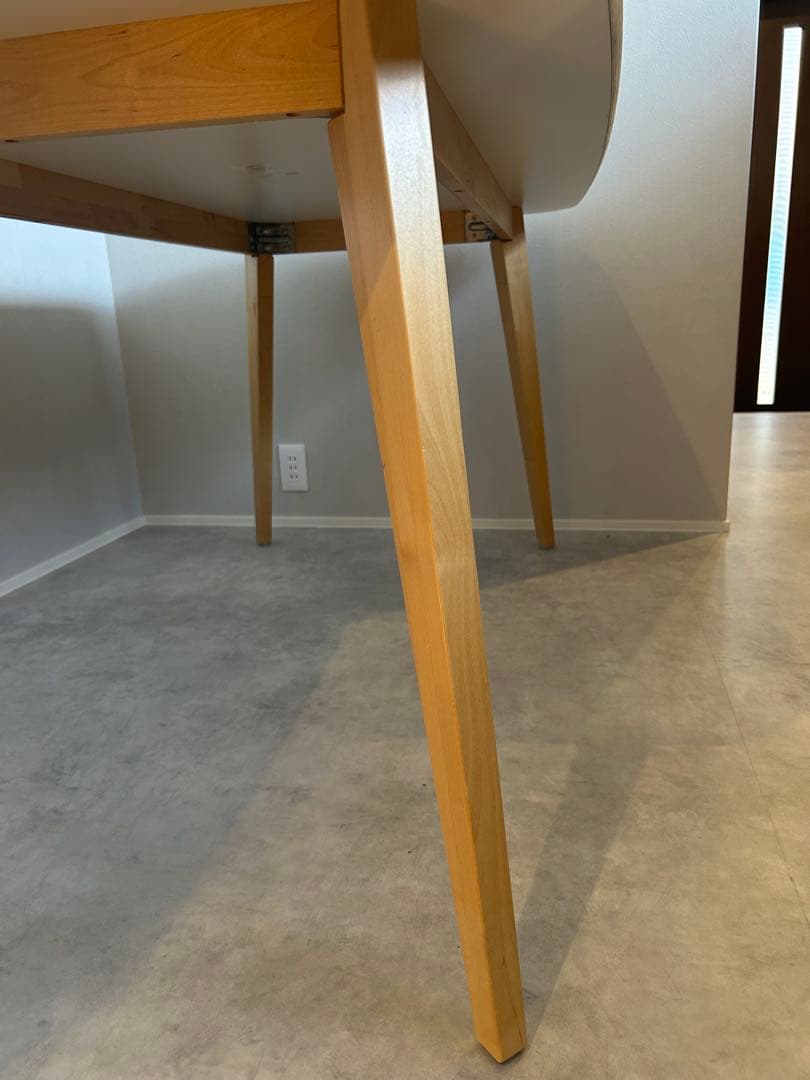 NORDMYRA ダイニングテーブル