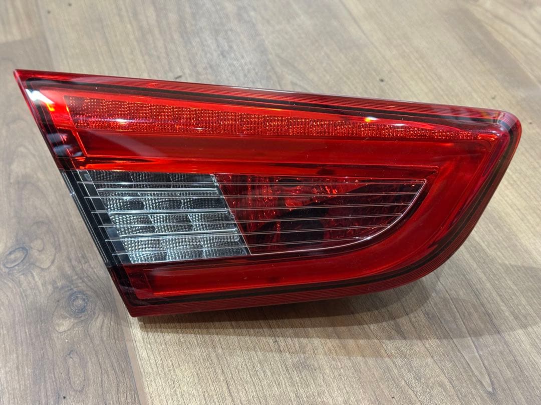 マセラティギブリ　純正テールランプ