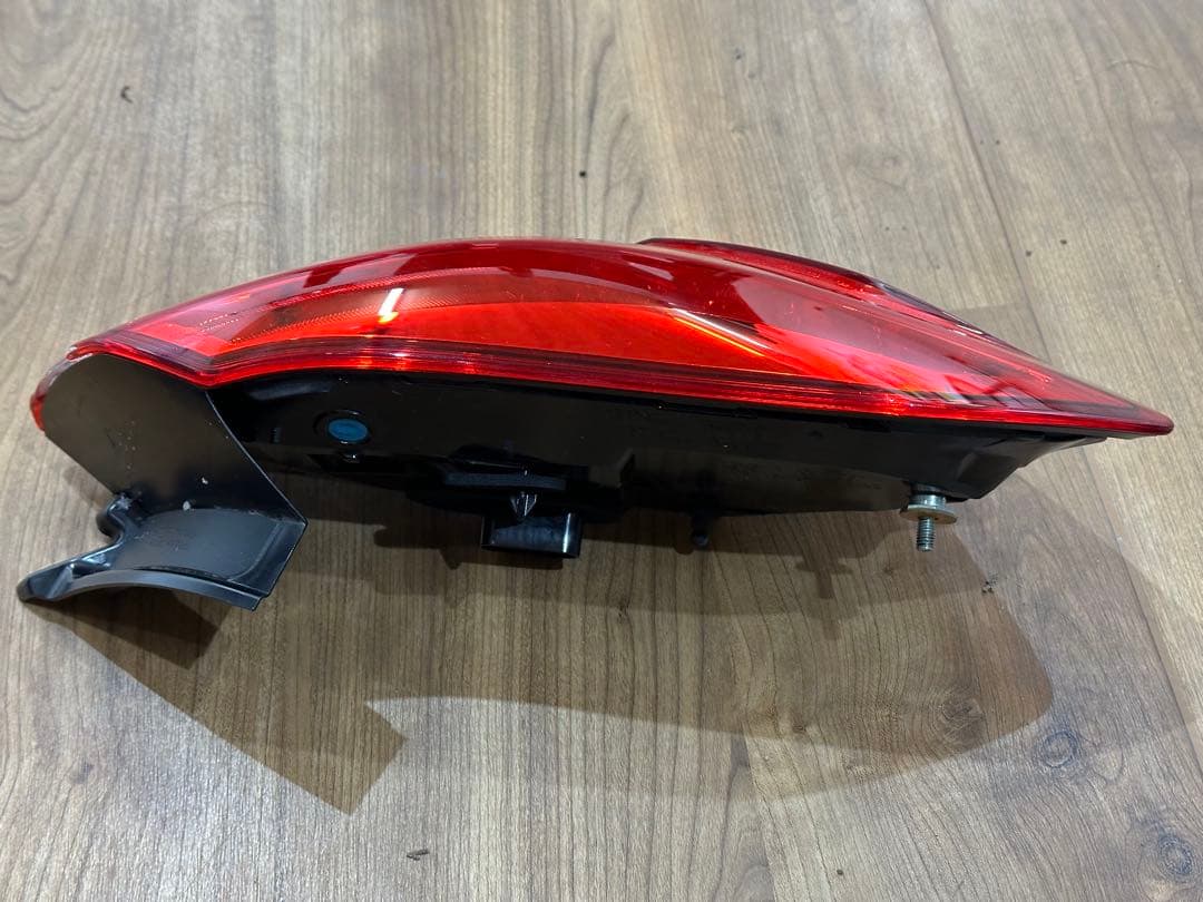 マセラティギブリ　純正テールランプ