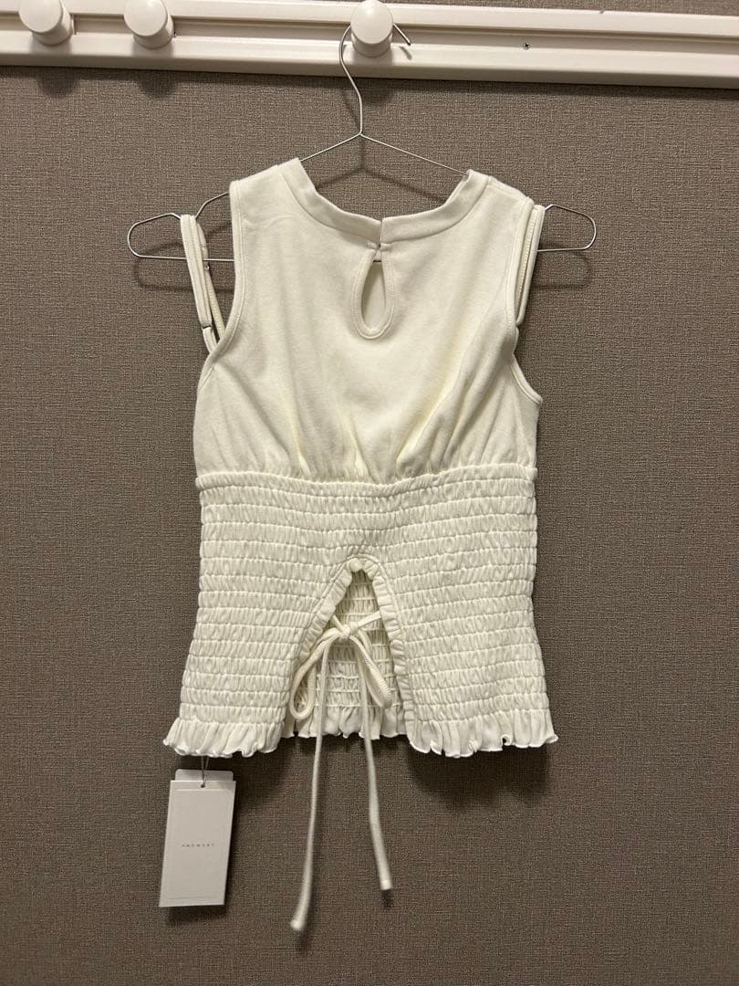 新品未使用タグ付き　Andmary Ami shirring logo tops