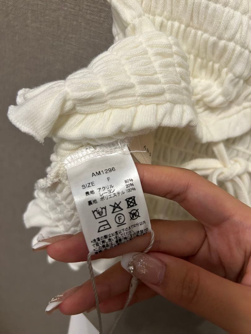 新品未使用タグ付き　Andmary Ami shirring logo tops