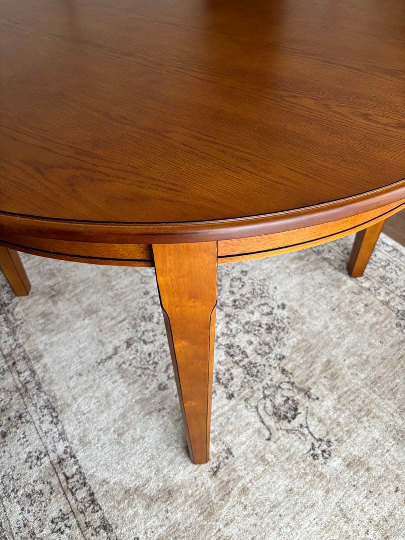 ダイニングテーブル　丸テーブル　ヴィンテージ風