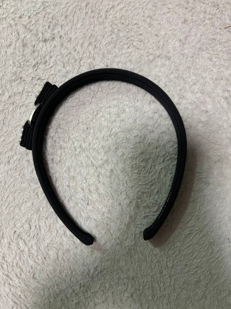 フェラガモ　ストーン付きリボンカチューシャ