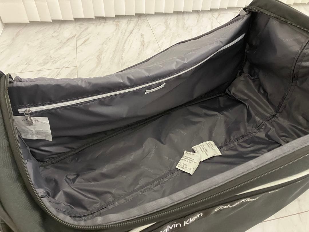 カルバンクライン　折りたたみキャリーバッグ ブラック　中型　スーツケース