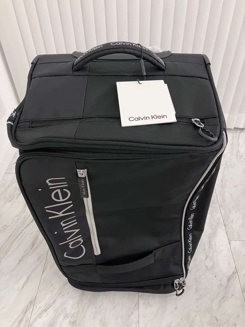 カルバンクライン　折りたたみキャリーバッグ ブラック　中型　スーツケース