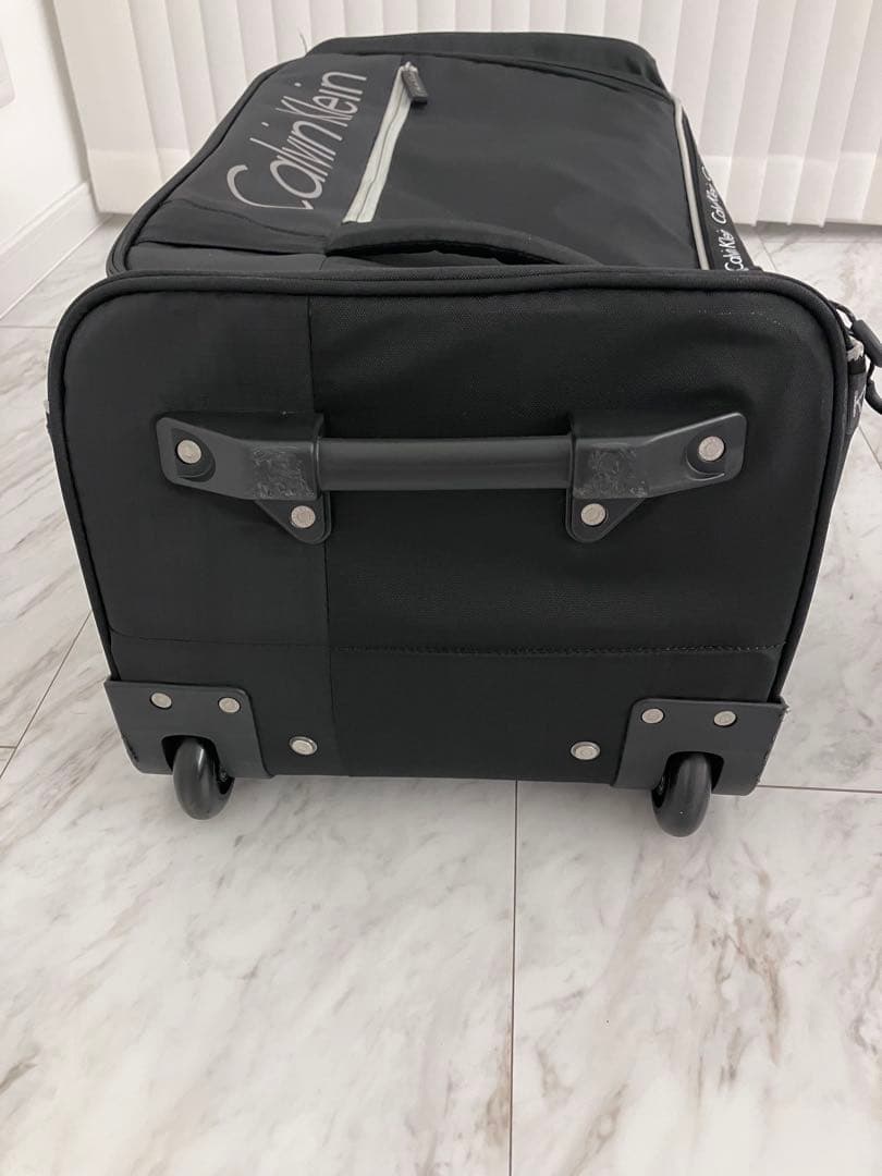 カルバンクライン　折りたたみキャリーバッグ ブラック　中型　スーツケース