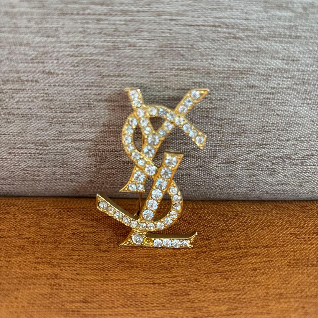 イヴサンローラン ブローチ ビンテージ 少々難あり