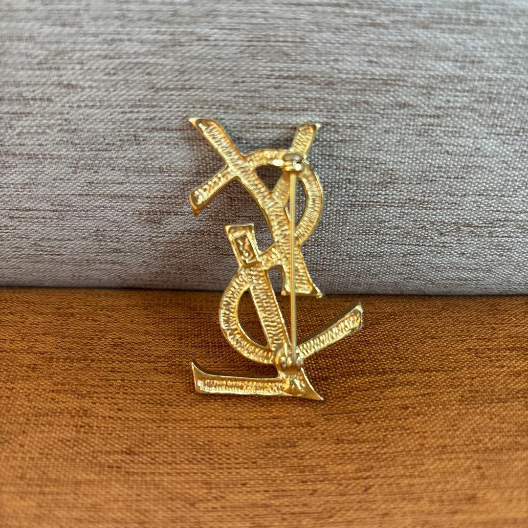 イヴサンローラン ブローチ ビンテージ 少々難あり