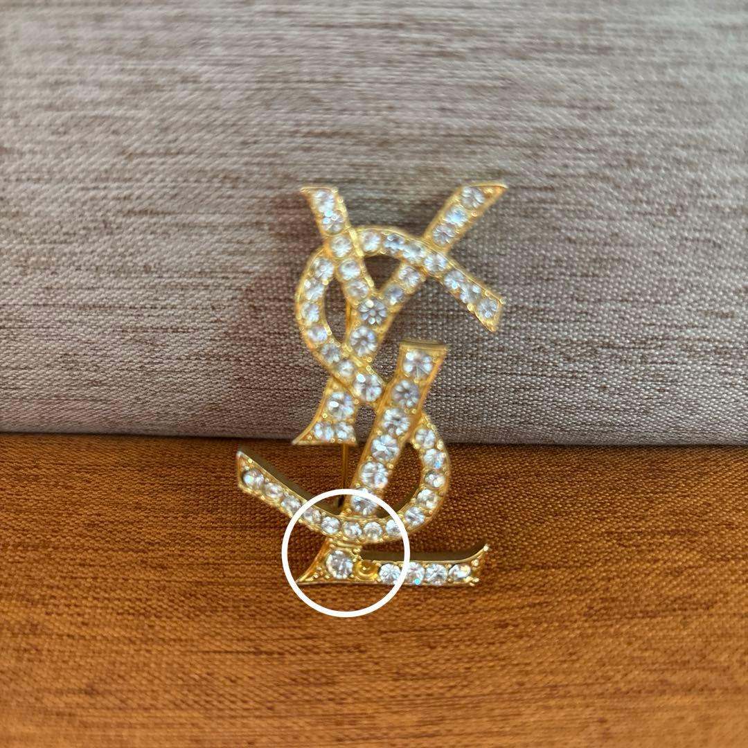 イヴサンローラン ブローチ ビンテージ 少々難あり