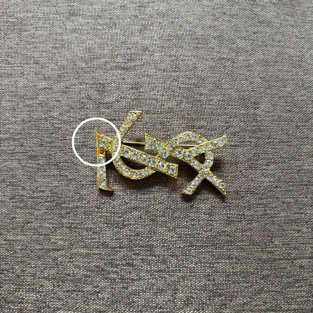 イヴサンローラン ブローチ ビンテージ 少々難あり