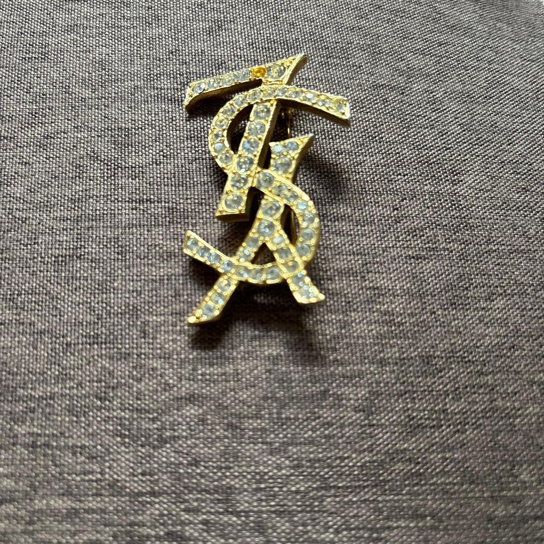 イヴサンローラン ブローチ ビンテージ 少々難あり