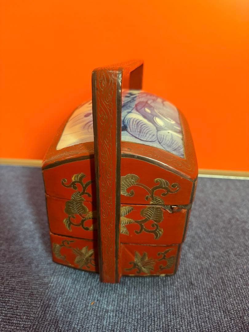 1818 中国骨董　新渡染付蓋付　木製　漆塗　提重　時代物