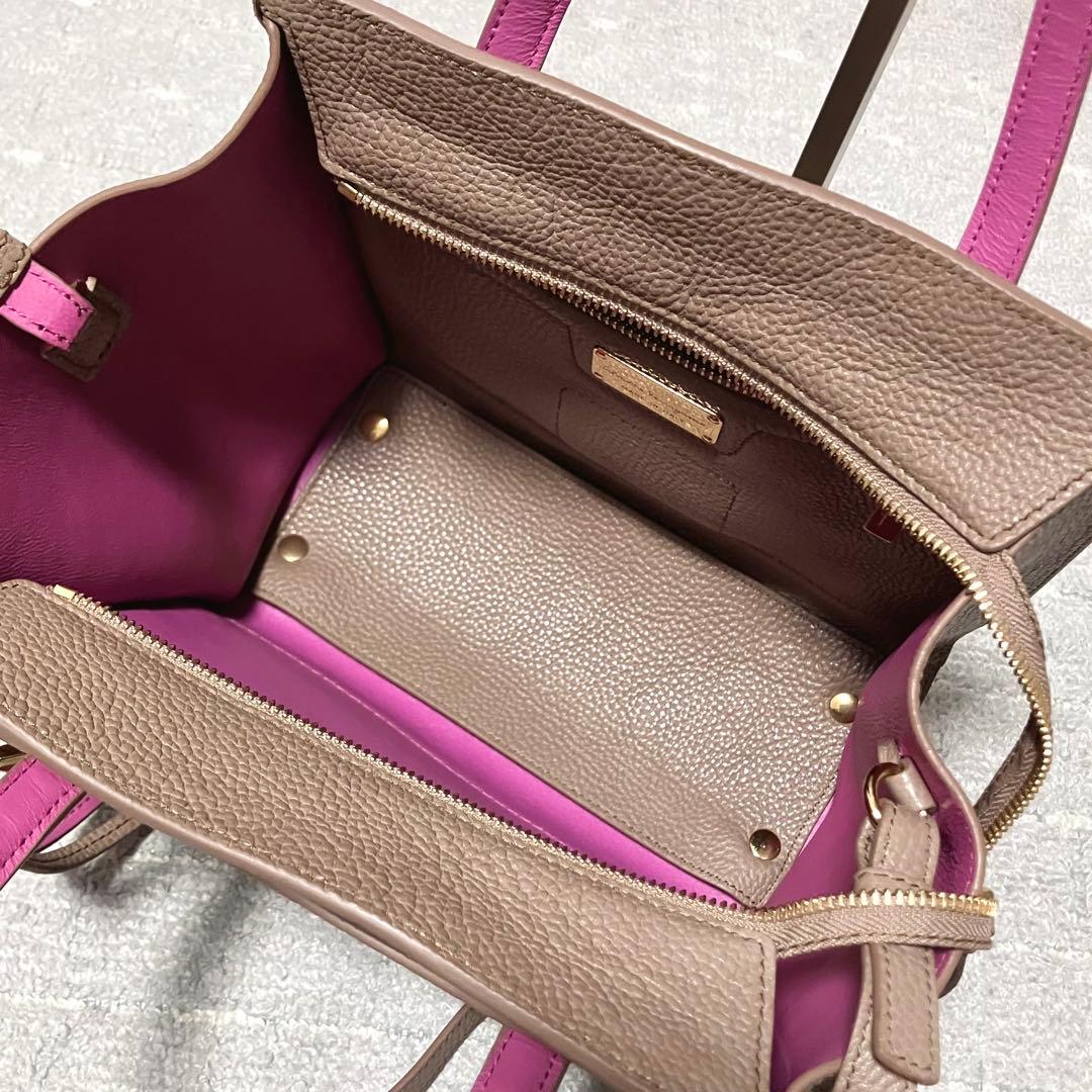 フェラガモ［エイミー］ハンドバッグ　ショルダー　カーフレザー　ガンチーニ　金具