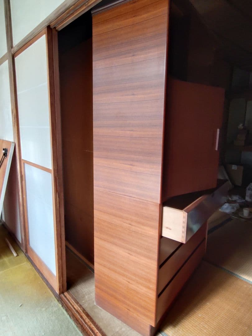 木製箪笥 スライド扉　観音扉　引出し付き(中古品)