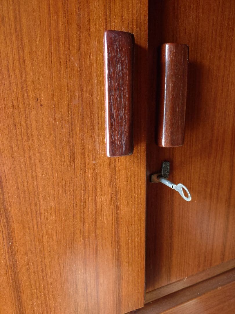 木製箪笥 スライド扉　観音扉　引出し付き(中古品)