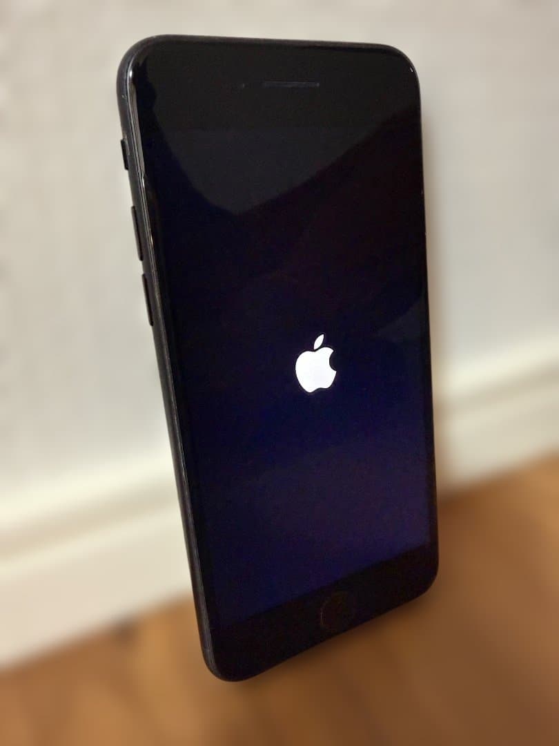 Apple SE第二世代 ブラック 本体