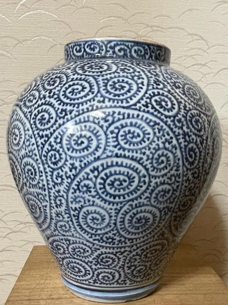 美品　古伊万里 染付蛸唐草　壺　傷なし　木箱有り