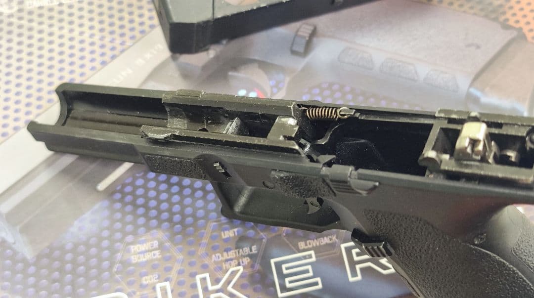 ストライカー9 カーボネイト CO2 ガスブローバック グロック