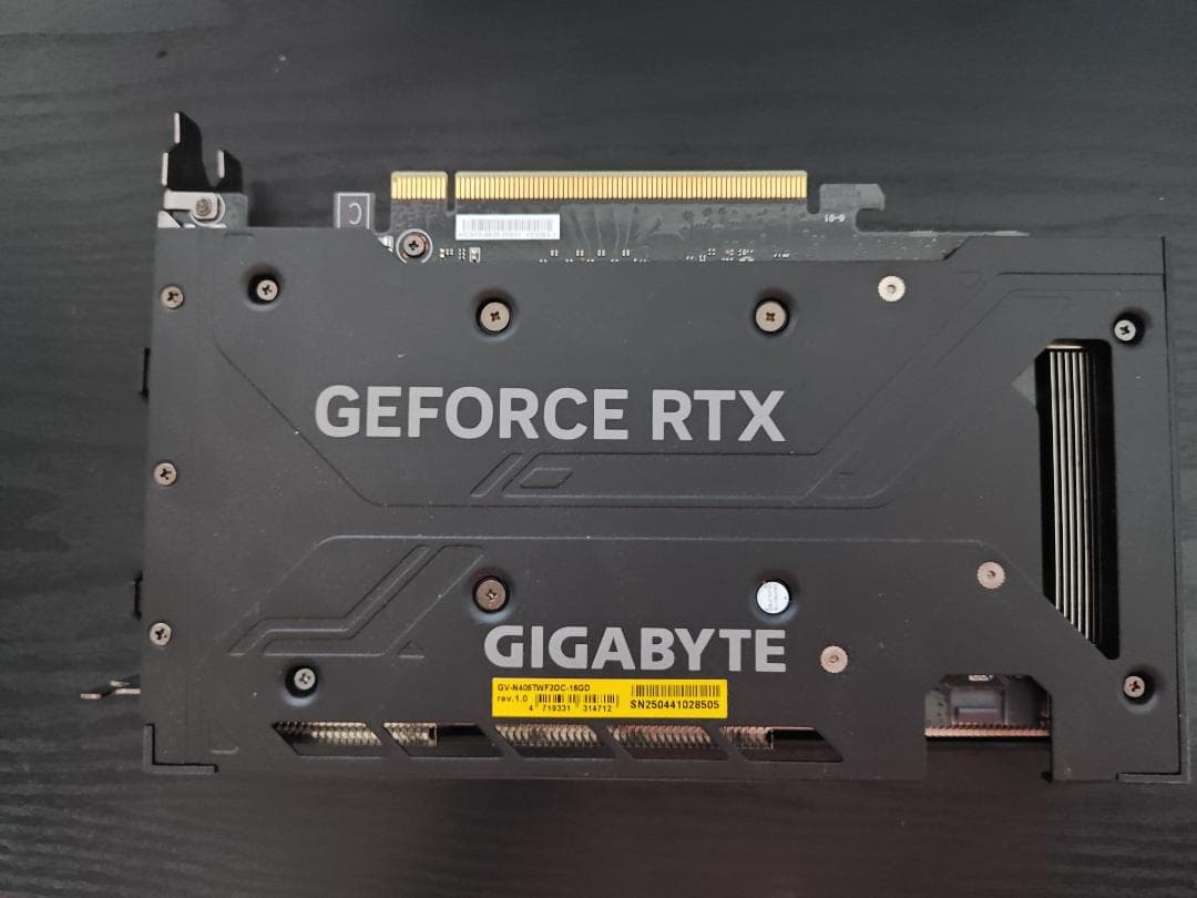 GIGABYTE RTX 4060 Ti 16GB 動作確認済み