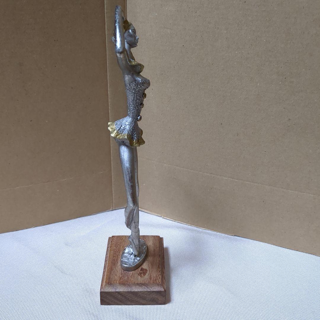 置物飾り物　ペルトロ　女性像　ヴィンテージイタリア製　ピューター