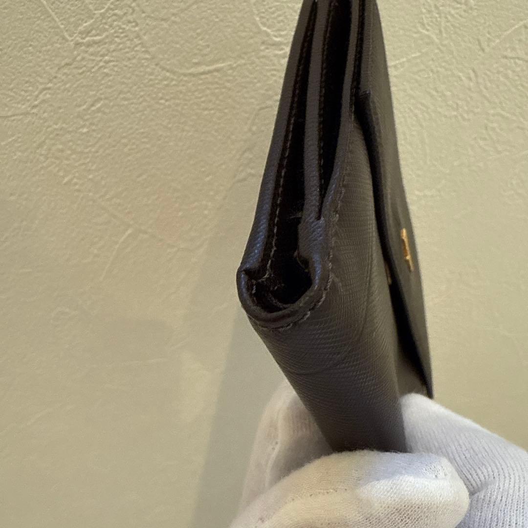 サルヴァトーレフェラガモ Salvatore Ferragamo 二つ折り財布